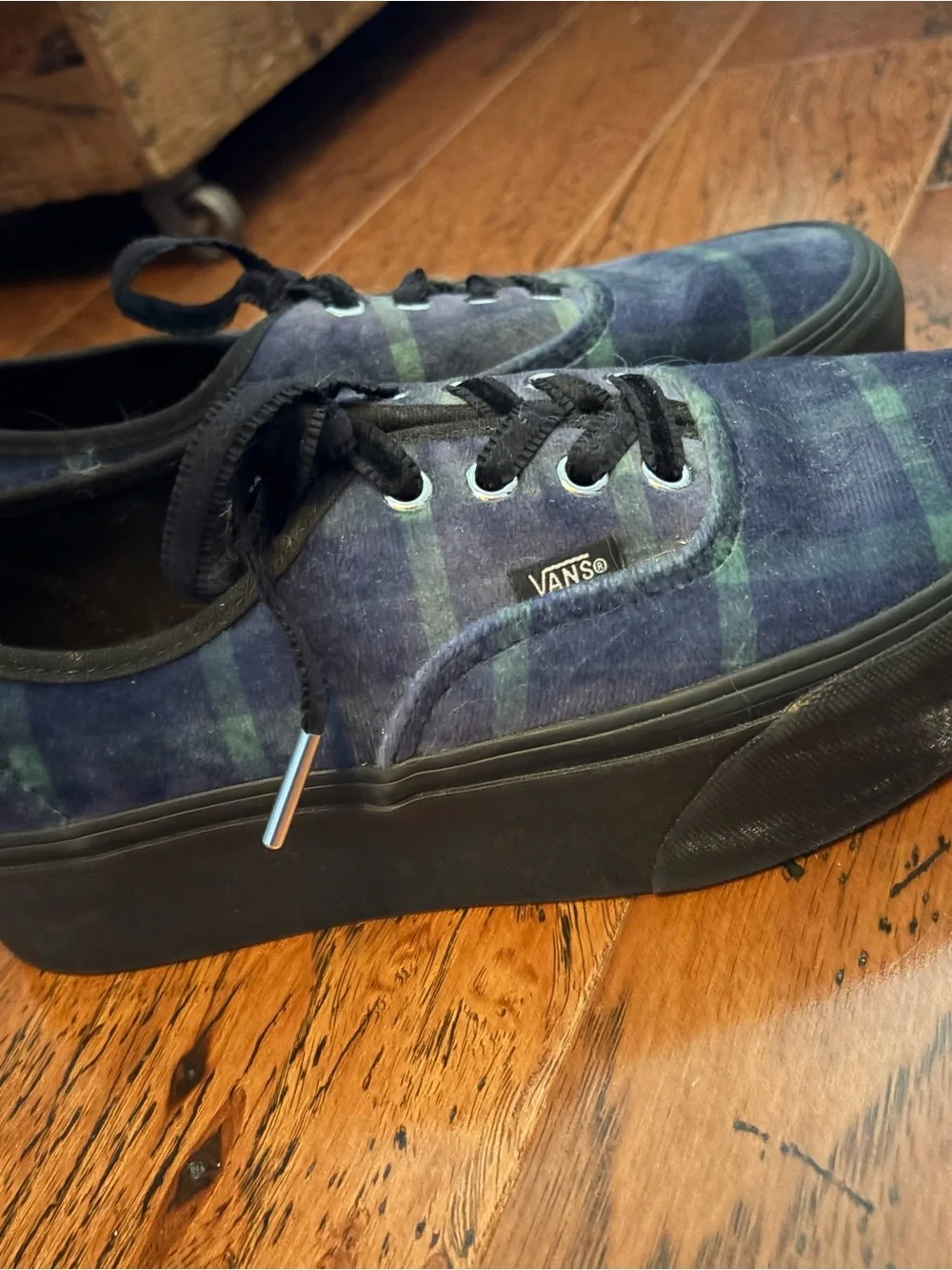 Vans Women’s Blue and Green Plaid Low-Top Sneakers